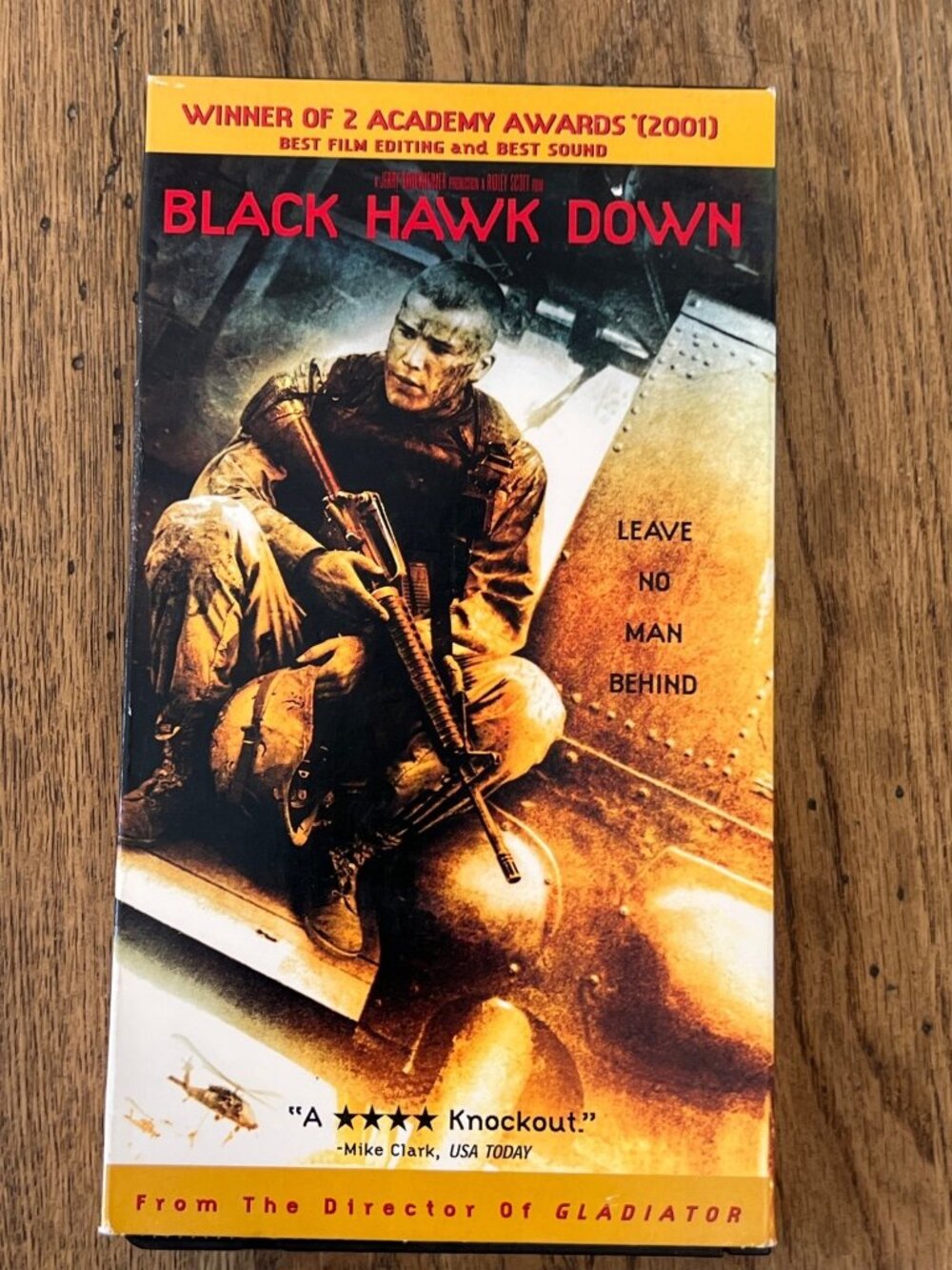 Black Hawk Down 2001 War Movie VHS Tape Ridley Scott Josh Hartnett Eric Bana